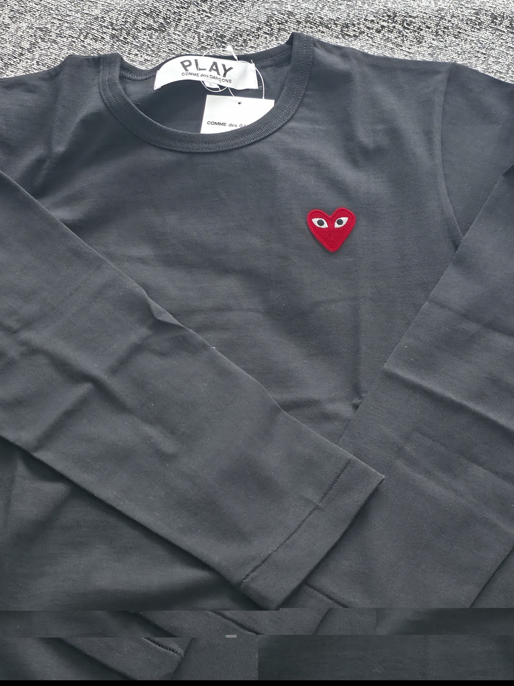 [NEW] Comme des Garçons Black Long-Sleeve Tee with Red Heart Patch - Picture 2 of 6